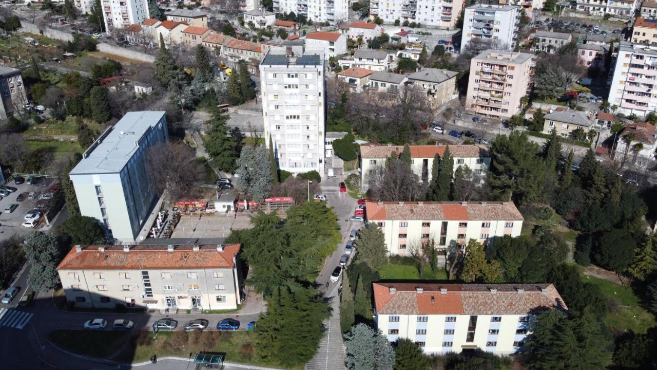 Rijeka Budget Rooms Bagian luar foto