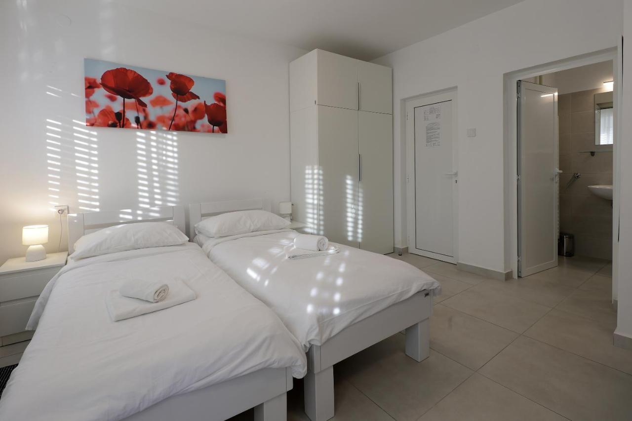 Rijeka Budget Rooms Bagian luar foto