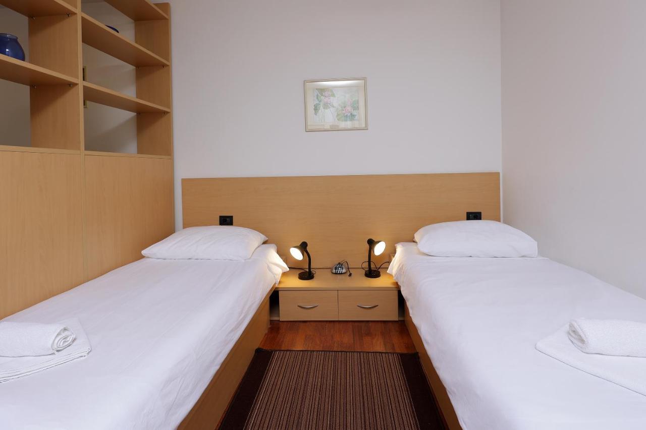 Rijeka Budget Rooms Bagian luar foto